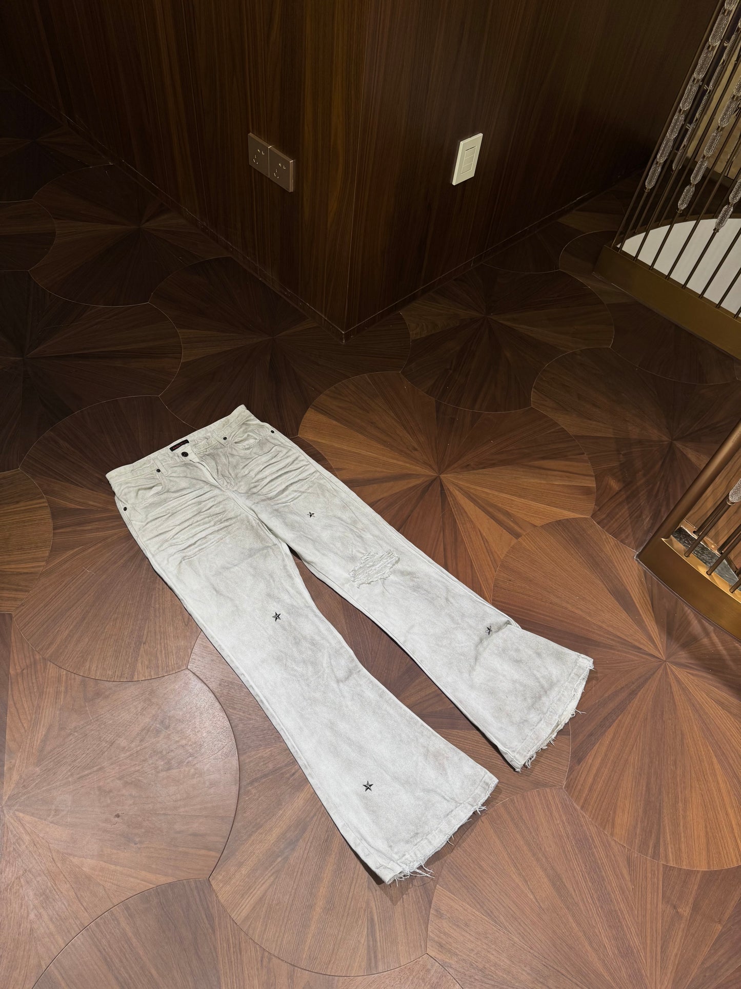 4EARLESS ‘ Starry’ White Jean